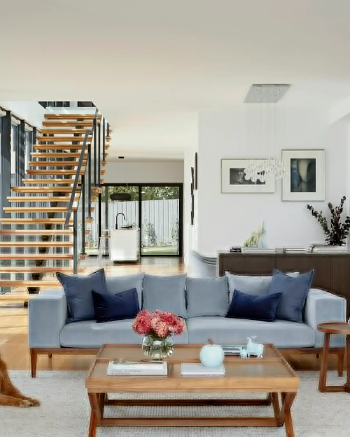 Großformatige Fliesen in einem modernen Wohnraum